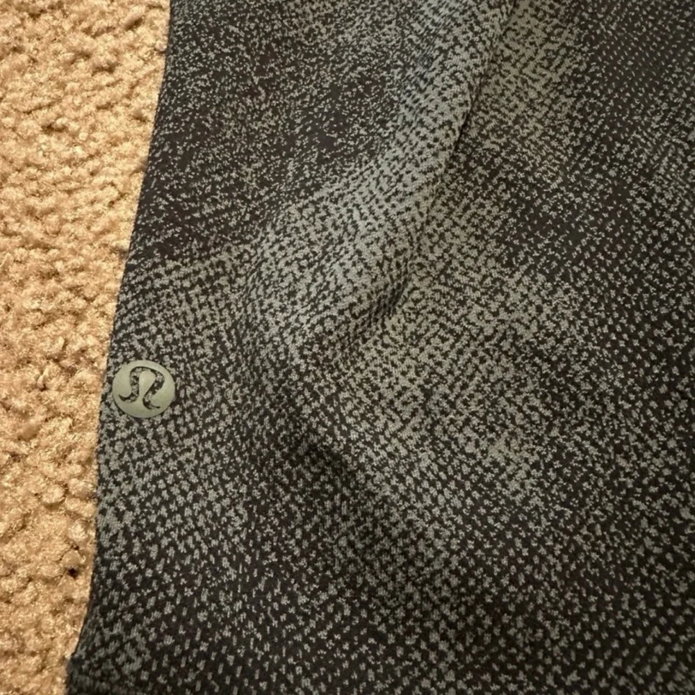 Like New Lululemon Essentials Pleated Tank Top Size 8 - Picture 6 of 6